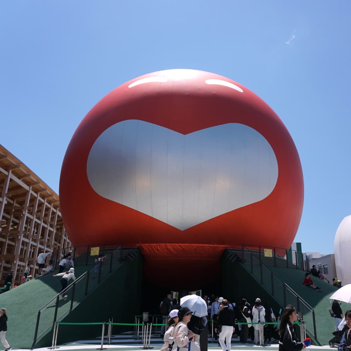Yoshimoto-paviljongen – Waraii Miraii
