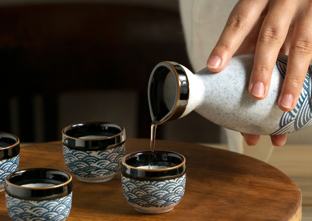 Sake som skjenkes