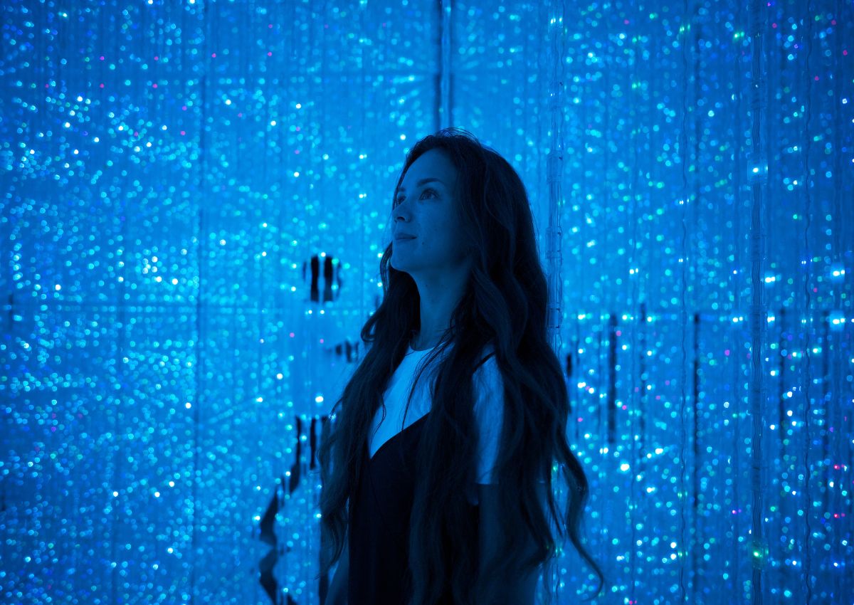 Kvinne på teamLab museet, Japan