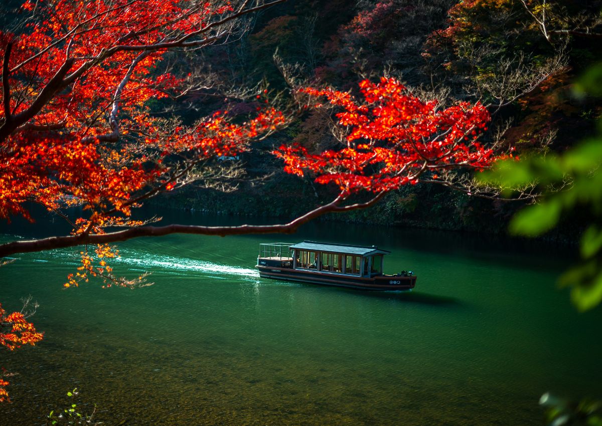 Trebåt på Katsura River, Arashiyama, Kyoto