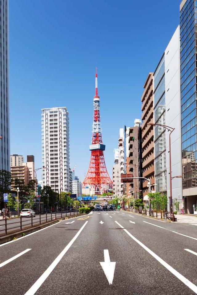 Veien fra Tokyo Tower i Shiba Koen, Minato, Tokyo, Japan