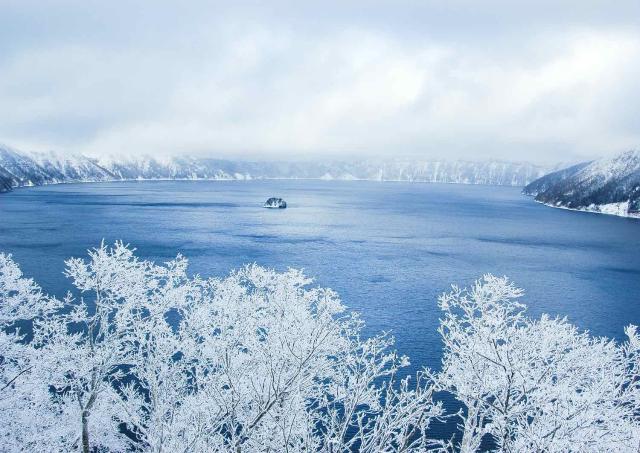 Mashu-sjøen dekket av rimfrost