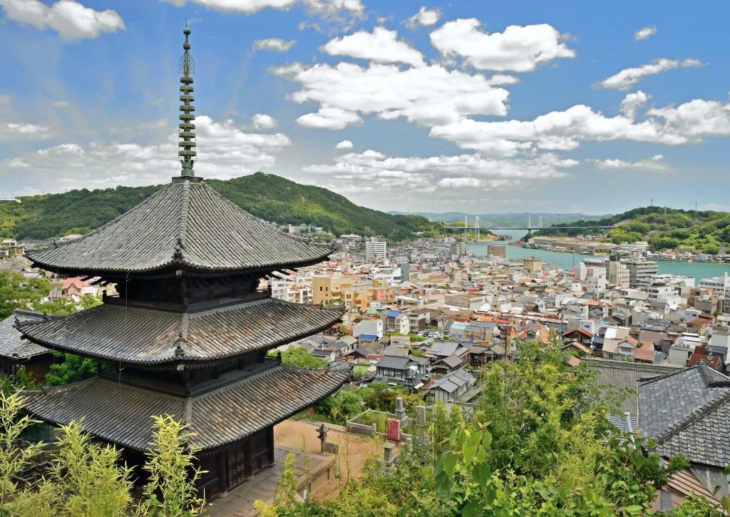Ten'neiji-tempelet med utsikt over Onomichi