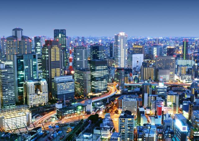 Osaka sentrum om natten