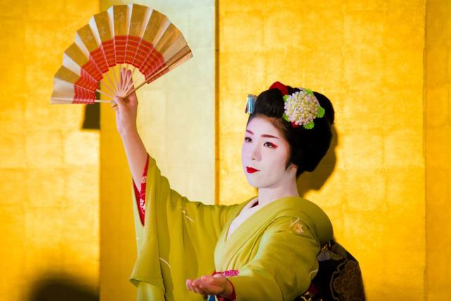Geisha-opptreden, Sakata