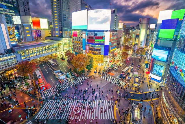 Verdens travleste fotgjengerfelt – Shibuya-krysset i Tokyo 