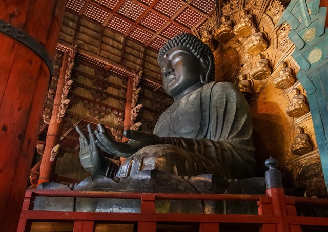 Den store Buddha ved Todaiji-tempelet i Nara