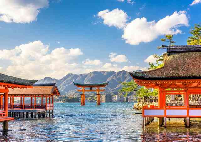 Den berømte flytende torii-porten