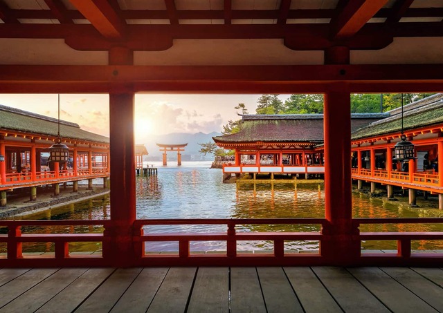 Itsukushima-helligdommen ved lavvann