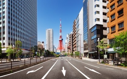 Veien fra Tokyo Tower i Shiba Koen, Minato, Tokyo, Japan